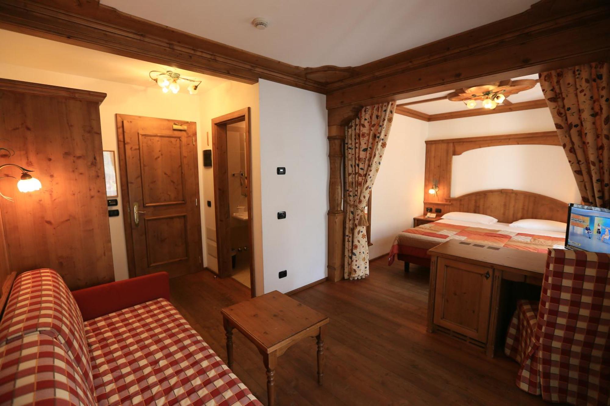 Hotel Laurin Canazei Extérieur photo